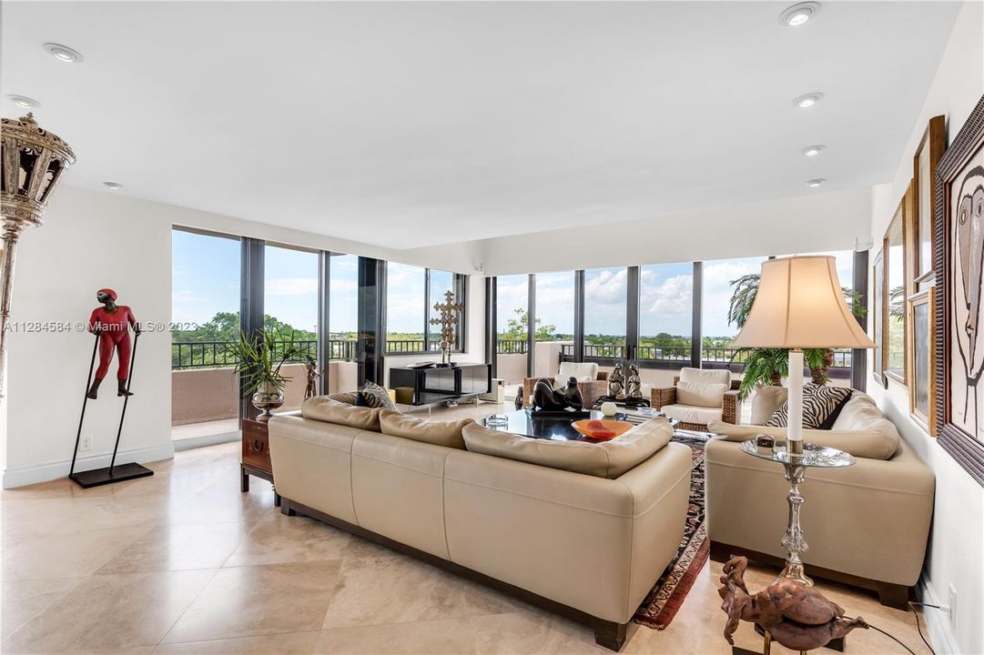 Recently Sold: $2,200,000 (3 beds, 3 baths, 2330 Square Feet)