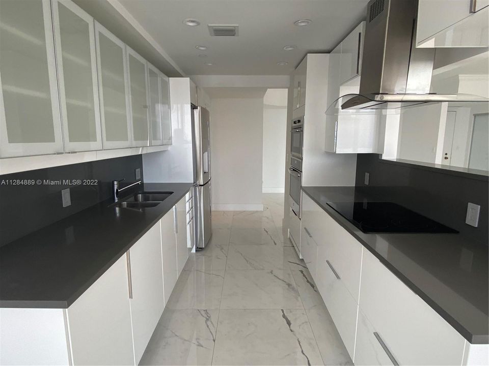 Recently Sold: $600,000 (2 beds, 2 baths, 1508 Square Feet)