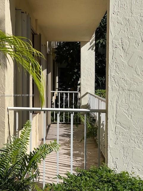 Vendido Recientemente: $265,000 (2 camas, 2 baños, 968 Pies cuadrados)