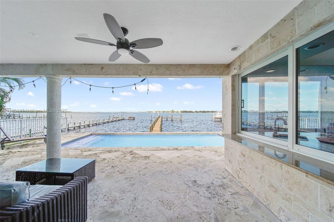 Recently Sold: $2,250,000 (4 beds, 3 baths, 3113 Square Feet)