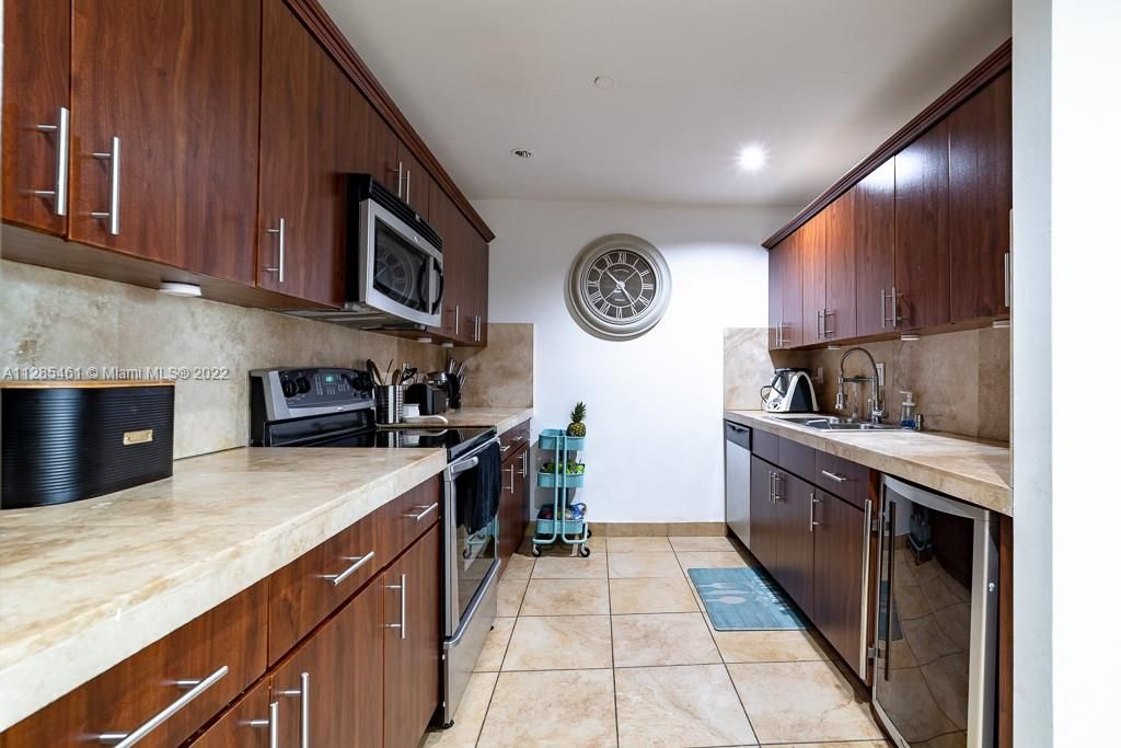Recently Sold: $1,250,000 (2 beds, 2 baths, 1778 Square Feet)