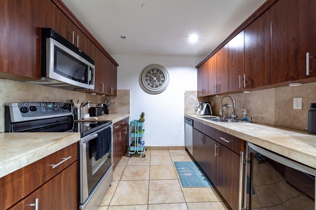 Recently Sold: $1,250,000 (2 beds, 2 baths, 1778 Square Feet)
