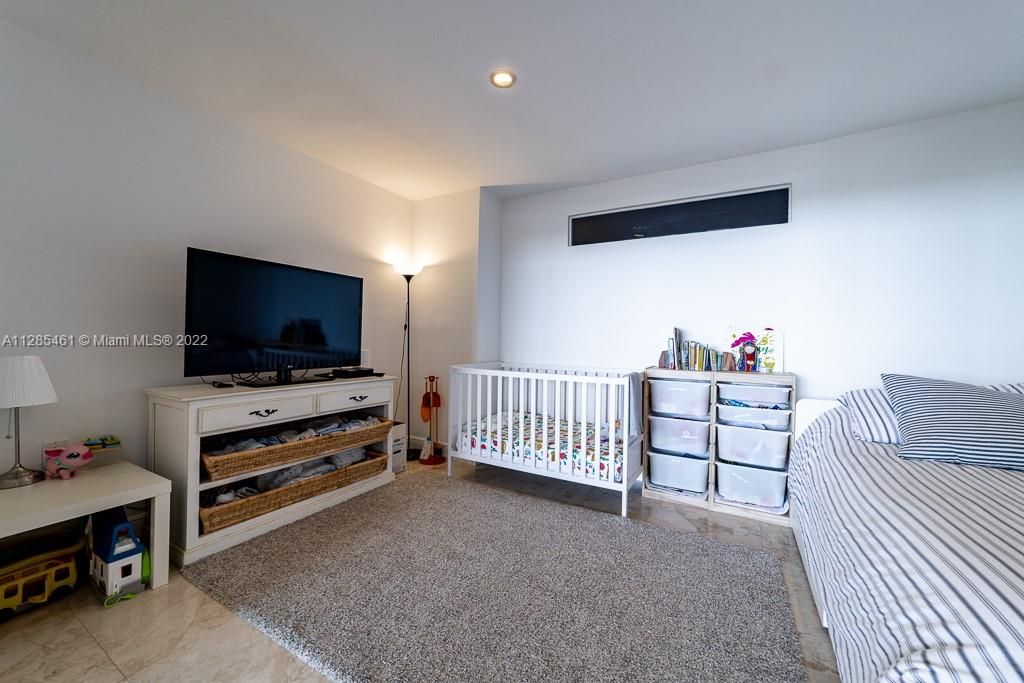 Recently Sold: $1,250,000 (2 beds, 2 baths, 1778 Square Feet)