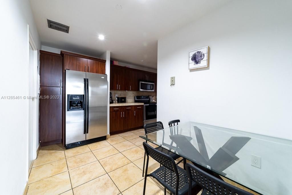 Recently Sold: $1,250,000 (2 beds, 2 baths, 1778 Square Feet)