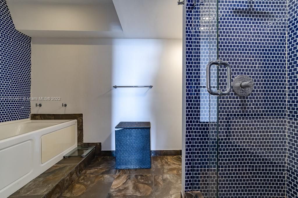 Recently Sold: $1,250,000 (2 beds, 2 baths, 1778 Square Feet)