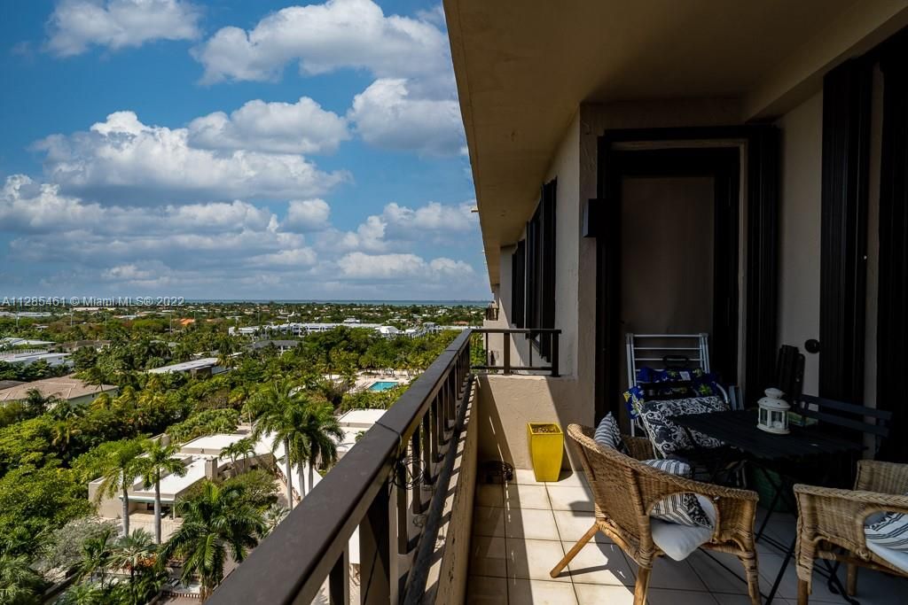 Recently Sold: $1,250,000 (2 beds, 2 baths, 1778 Square Feet)