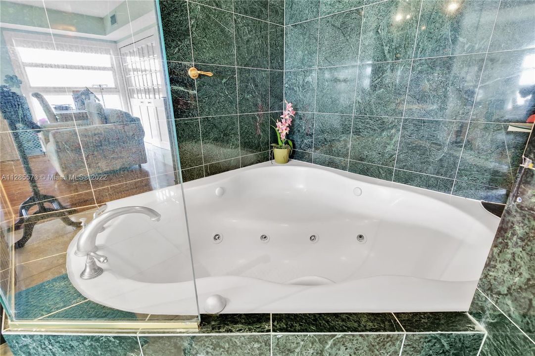 Недавно продано: $720,000 (2 спален, 3 ванн, 1920 Квадратных фут)
