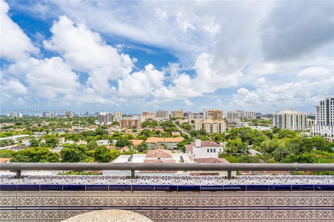 Recently Sold: $720,000 (2 beds, 3 baths, 1920 Square Feet)