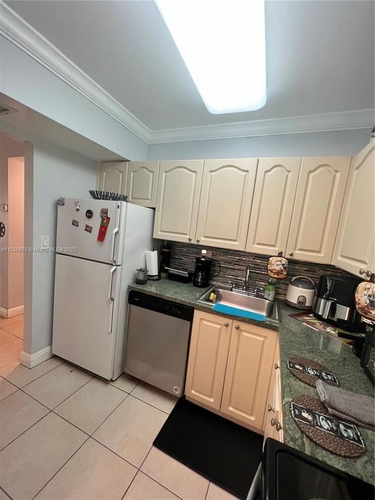Recently Sold: $199,000 (1 beds, 1 baths, 750 Square Feet)