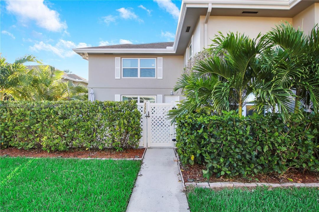 Recently Sold: $315,000 (2 beds, 2 baths, 1374 Square Feet)