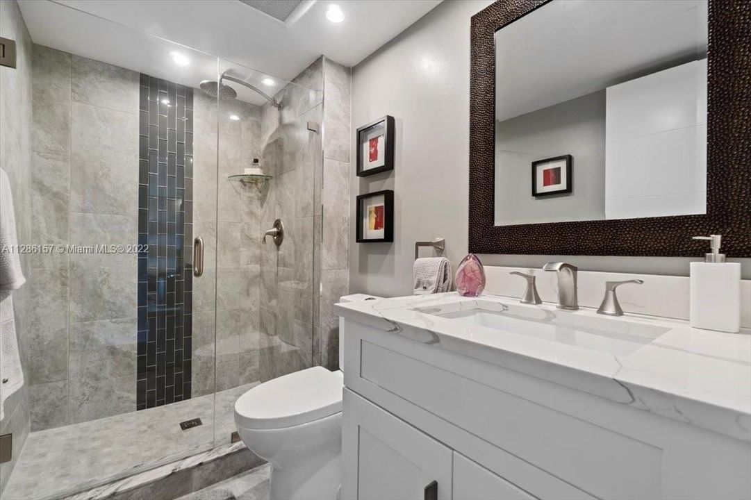 最近售出: $559,900 (2 贝兹, 2 浴室, 0 平方英尺)