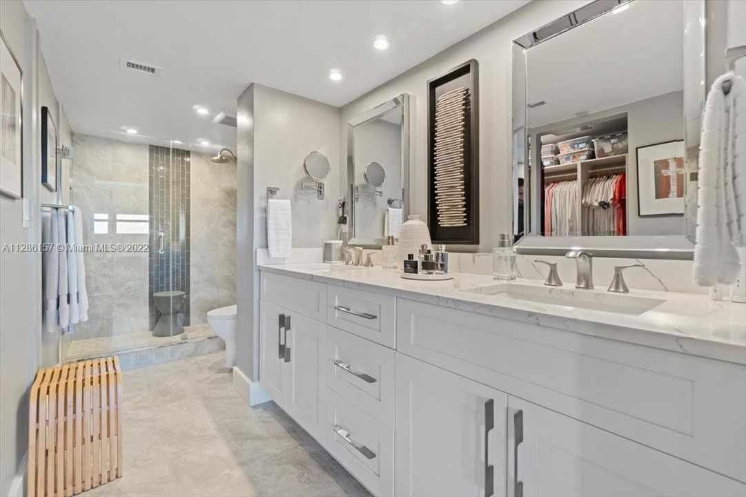 最近售出: $559,900 (2 贝兹, 2 浴室, 0 平方英尺)