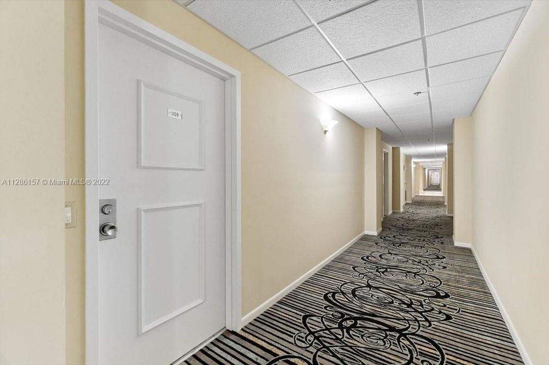 最近售出: $559,900 (2 贝兹, 2 浴室, 0 平方英尺)