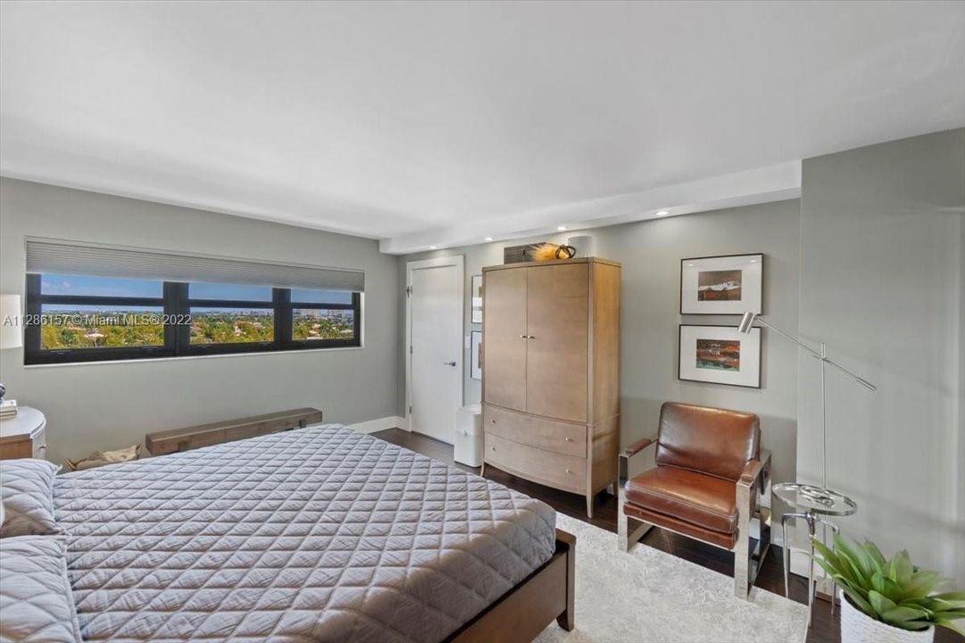 最近售出: $559,900 (2 贝兹, 2 浴室, 0 平方英尺)