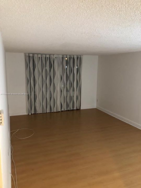 Recently Rented: $1,950 (2 beds, 2 baths, 1175 Square Feet)