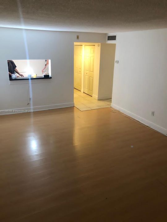 Recently Rented: $1,950 (2 beds, 2 baths, 1175 Square Feet)