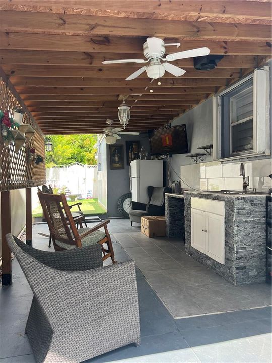 Recently Rented: $3,000 (3 beds, 2 baths, 1080 Square Feet)