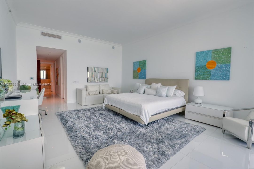 Recently Sold: $6,600,000 (3 beds, 4 baths, 3640 Square Feet)