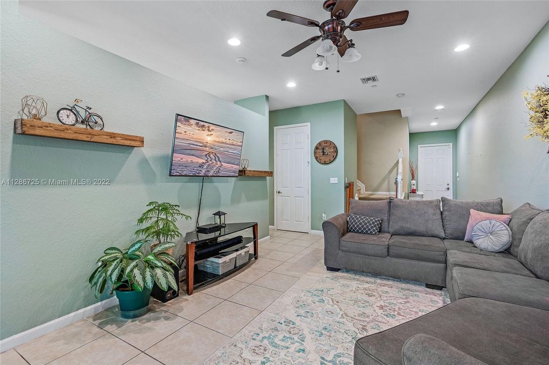 10' ceilings, 8' doors. Great entertaining areas in this home