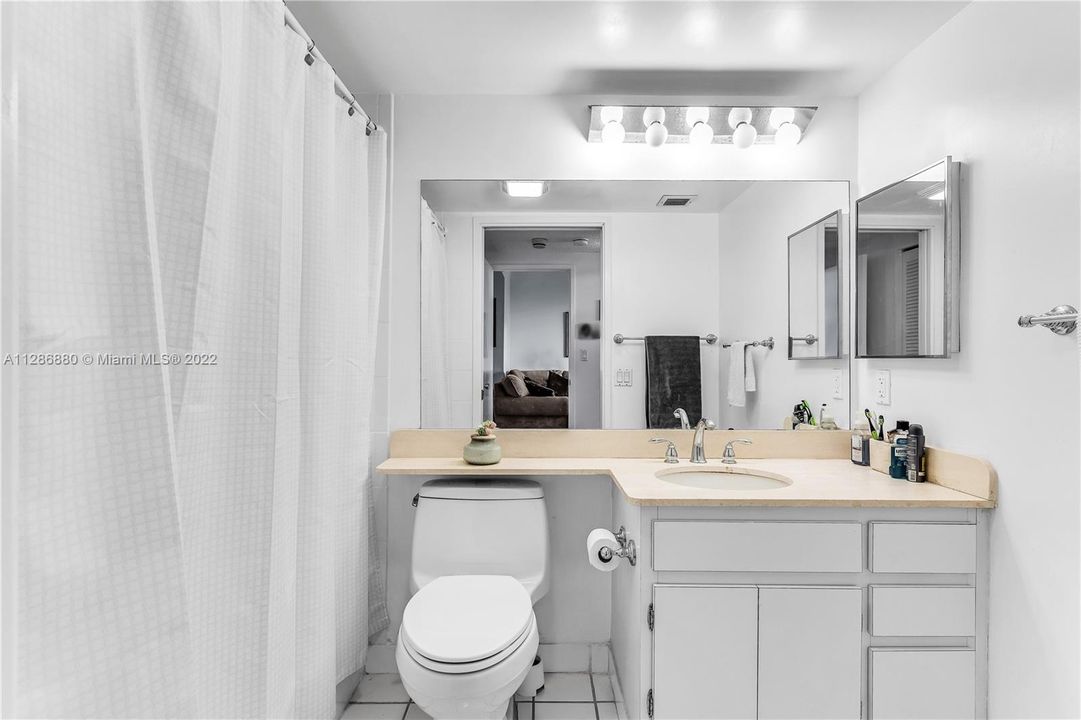 Recently Sold: $970,000 (2 beds, 2 baths, 1547 Square Feet)