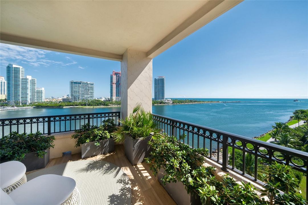 Recently Sold: $21,000,000 (4 beds, 4 baths, 4904 Square Feet)