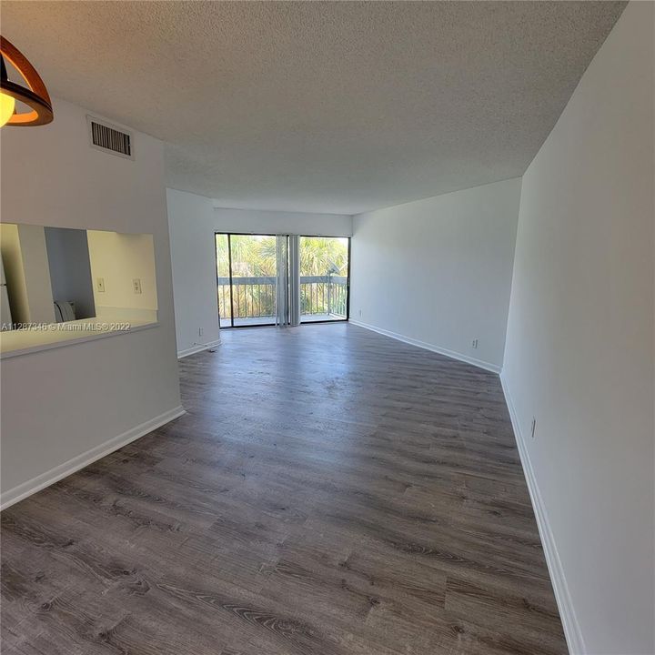 Recently Sold: $150,000 (1 beds, 1 baths, 775 Square Feet)