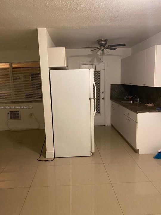 Recently Rented: $1,375 (1 beds, 1 baths, 3196 Square Feet)