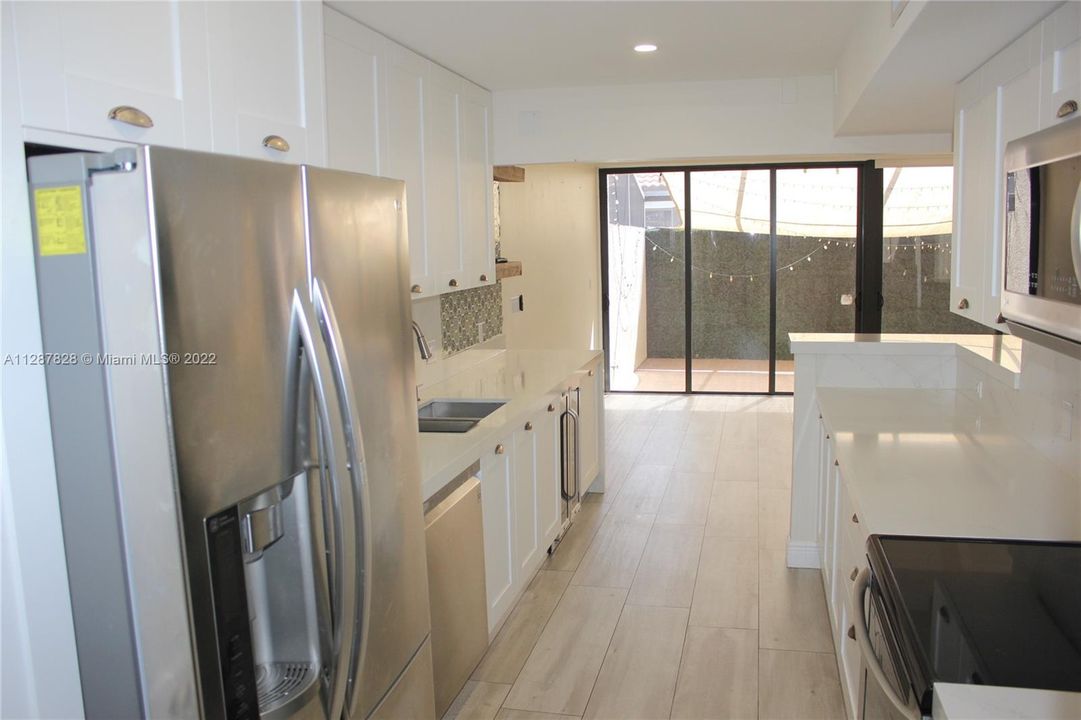 Недавно продано: $760,000 (3 спален, 3 ванн, 2019 Квадратных фут)