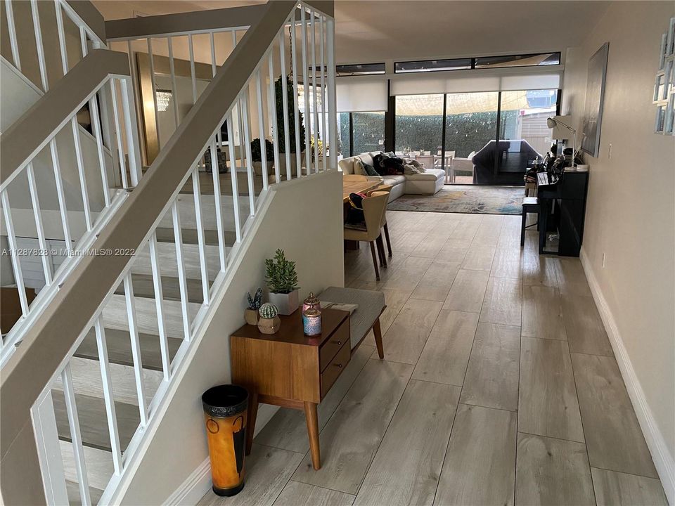 Недавно продано: $760,000 (3 спален, 3 ванн, 2019 Квадратных фут)