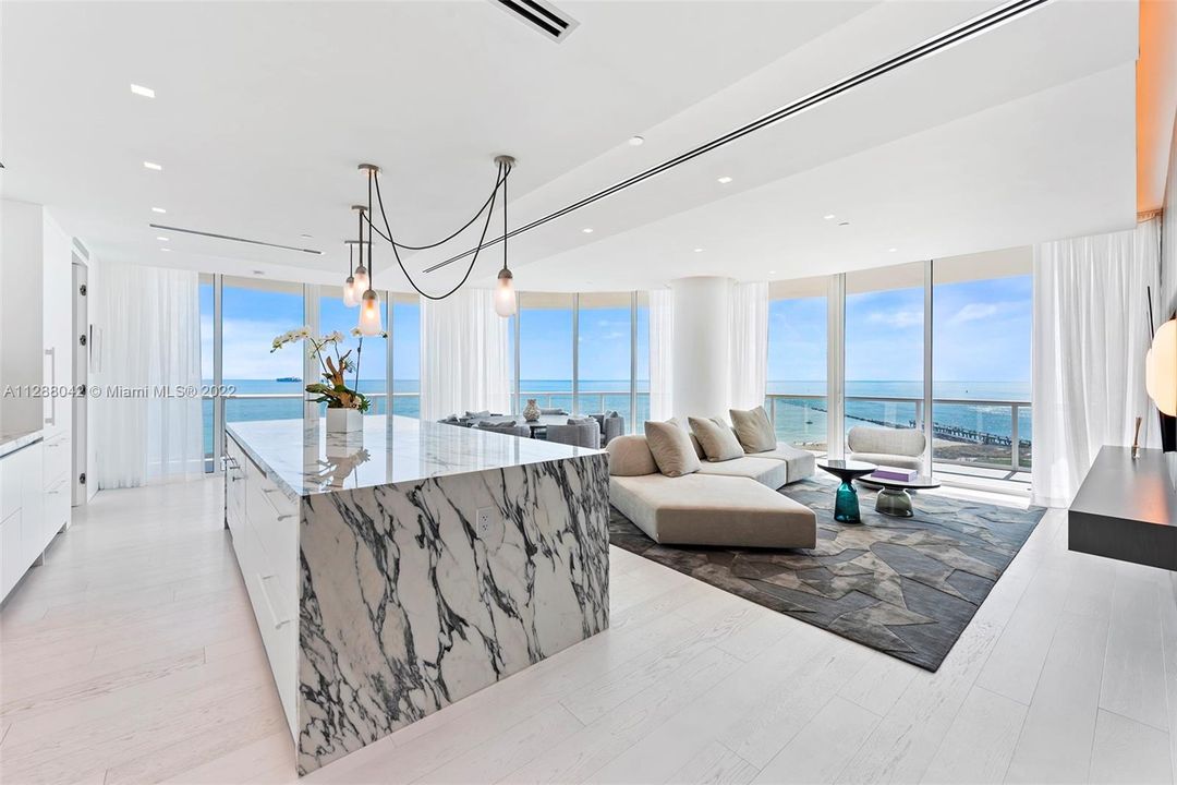 Recently Sold: $10,900,000 (3 beds, 3 baths, 2508 Square Feet)