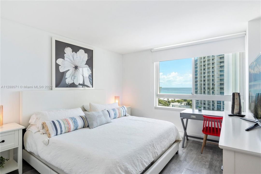 Recently Sold: $1,450,000 (2 beds, 2 baths, 1169 Square Feet)