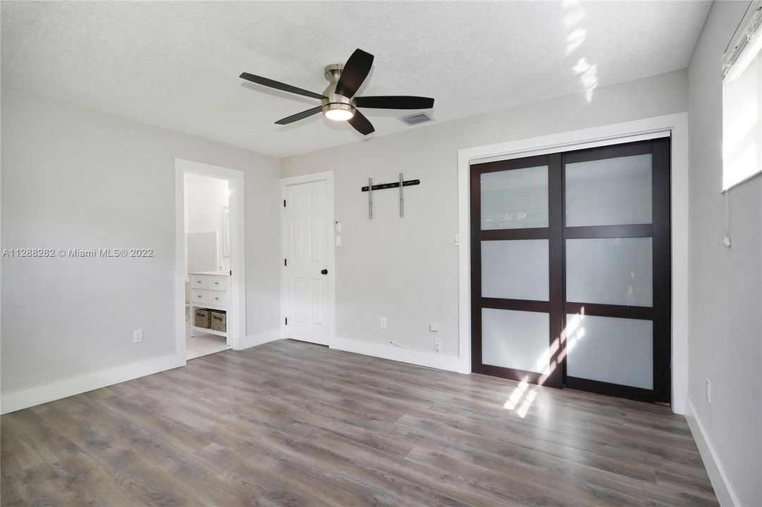 Recently Rented: $5,300 (3 beds, 2 baths, 2116 Square Feet)