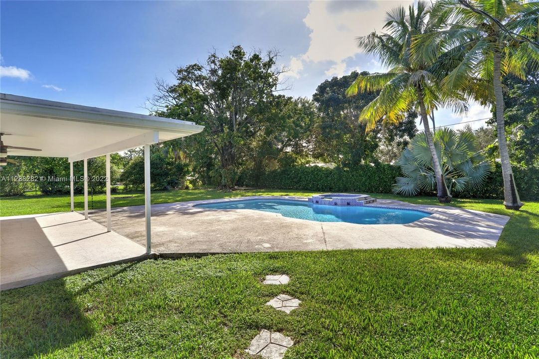 Recently Rented: $5,300 (3 beds, 2 baths, 2116 Square Feet)