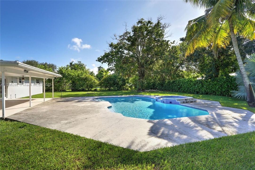 Recently Rented: $5,300 (3 beds, 2 baths, 2116 Square Feet)