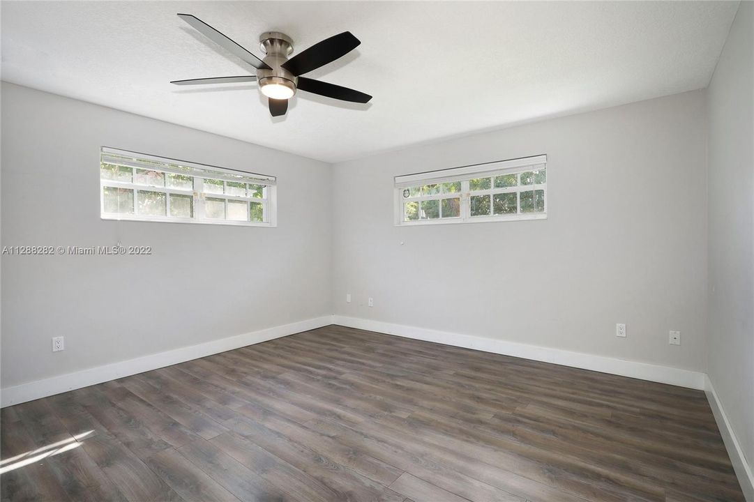 Recently Rented: $5,300 (3 beds, 2 baths, 2116 Square Feet)