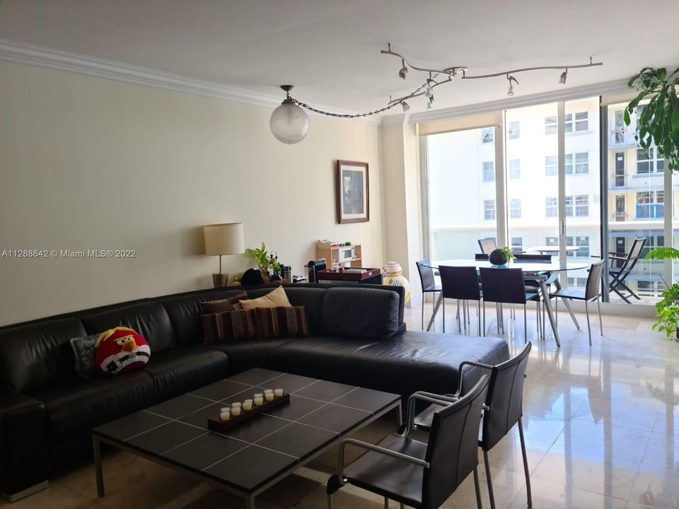 Recently Sold: $1,159,000 (2 beds, 2 baths, 1650 Square Feet)