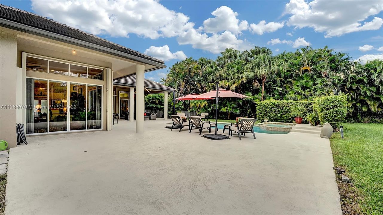 Recently Sold: $1,375,000 (4 beds, 3 baths, 3831 Square Feet)