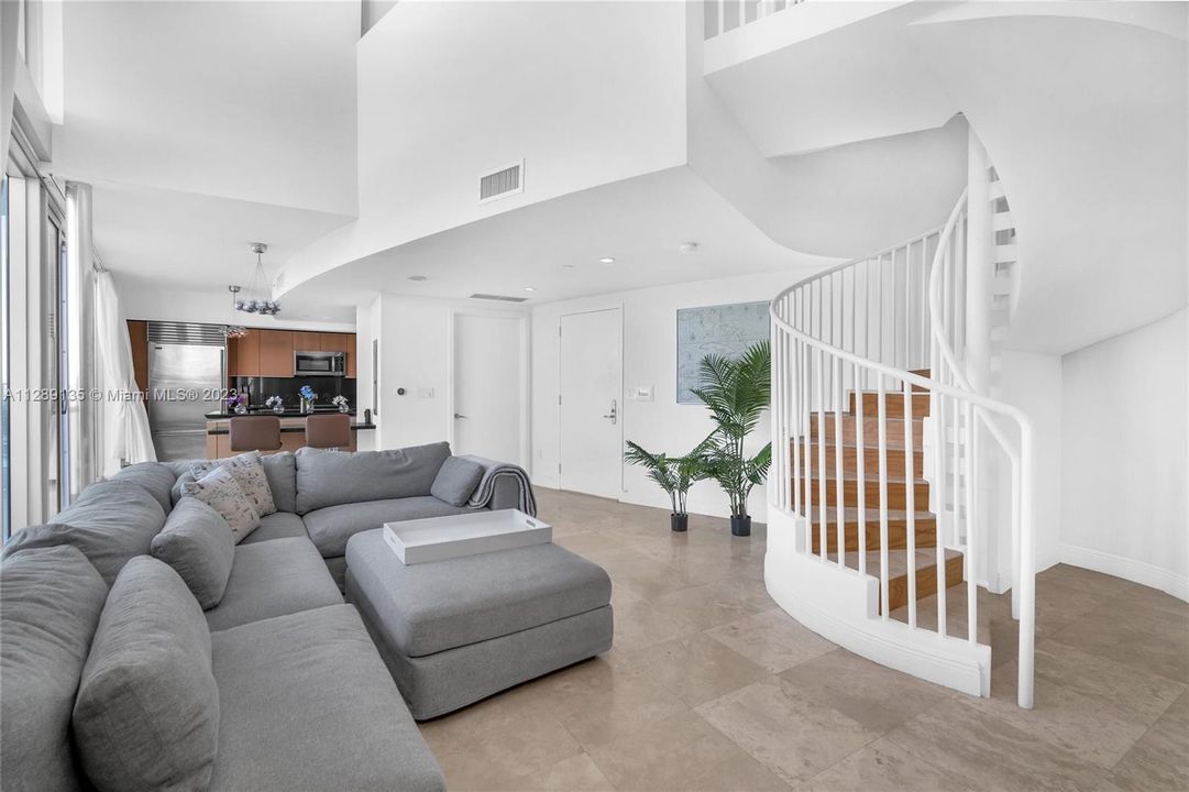 Recently Sold: $1,489,000 (2 beds, 2 baths, 1582 Square Feet)