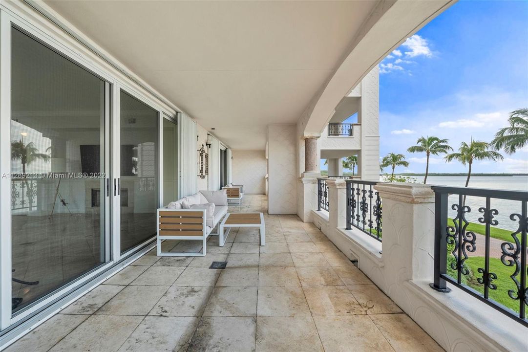 Recently Sold: $4,500,000 (3 beds, 3 baths, 2740 Square Feet)