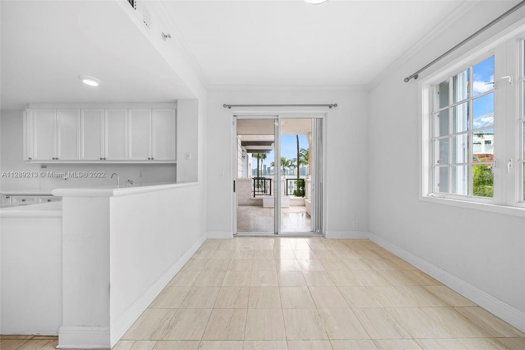 Recently Sold: $4,500,000 (3 beds, 3 baths, 2740 Square Feet)