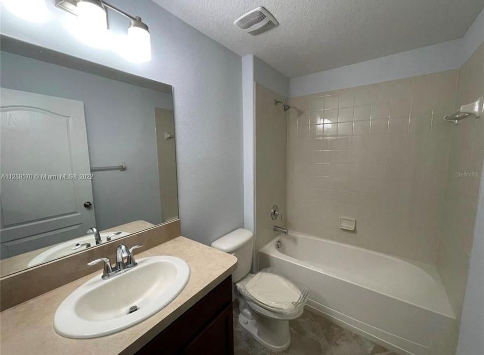 Recently Sold: $315,000 (3 beds, 2 baths, 1676 Square Feet)