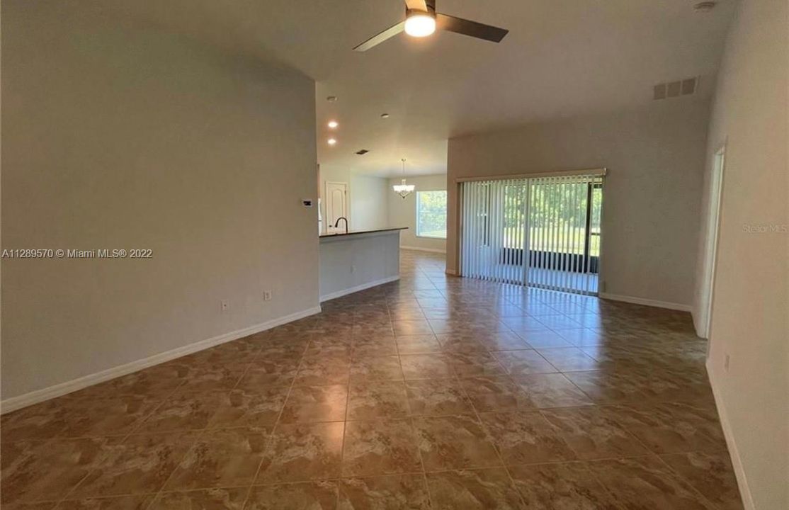 Recently Sold: $315,000 (3 beds, 2 baths, 1676 Square Feet)