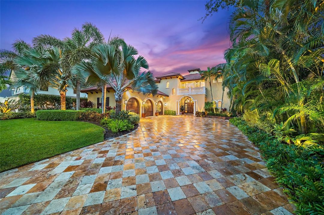 Recently Sold: $6,900,000 (5 beds, 5 baths, 5077 Square Feet)