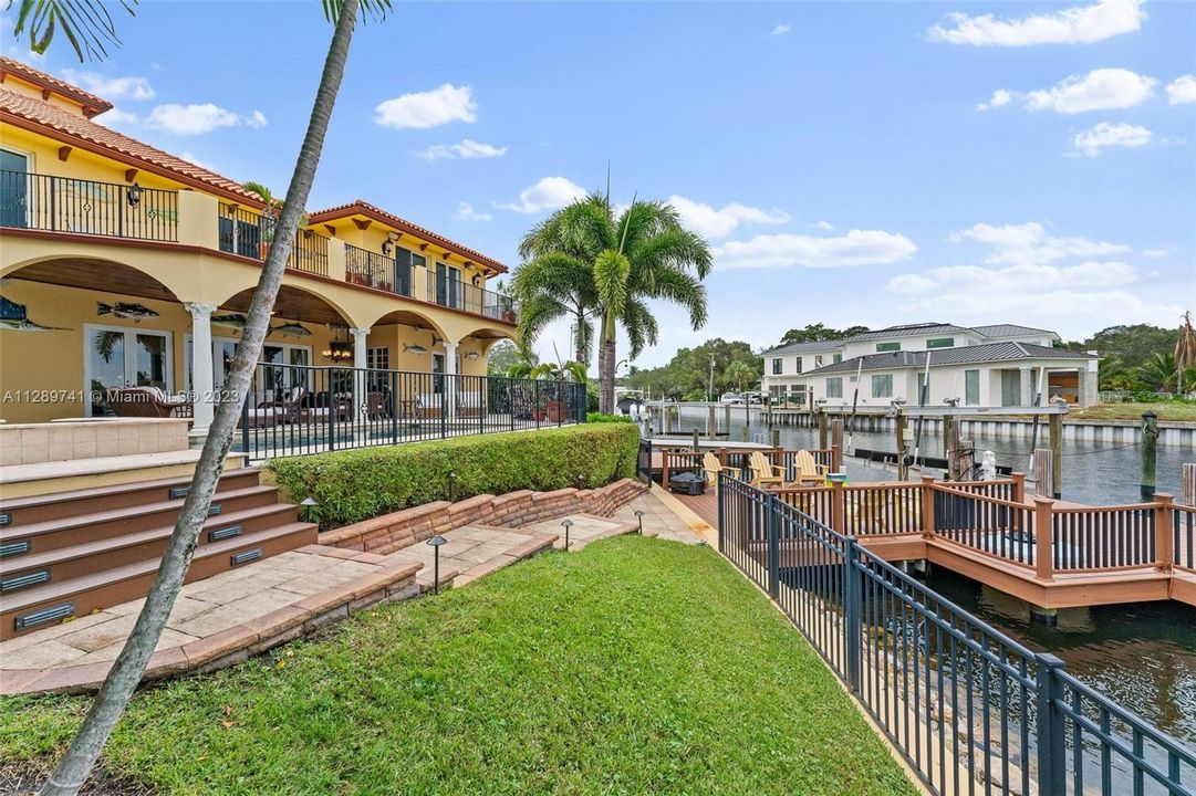 Recently Sold: $6,900,000 (5 beds, 5 baths, 5077 Square Feet)