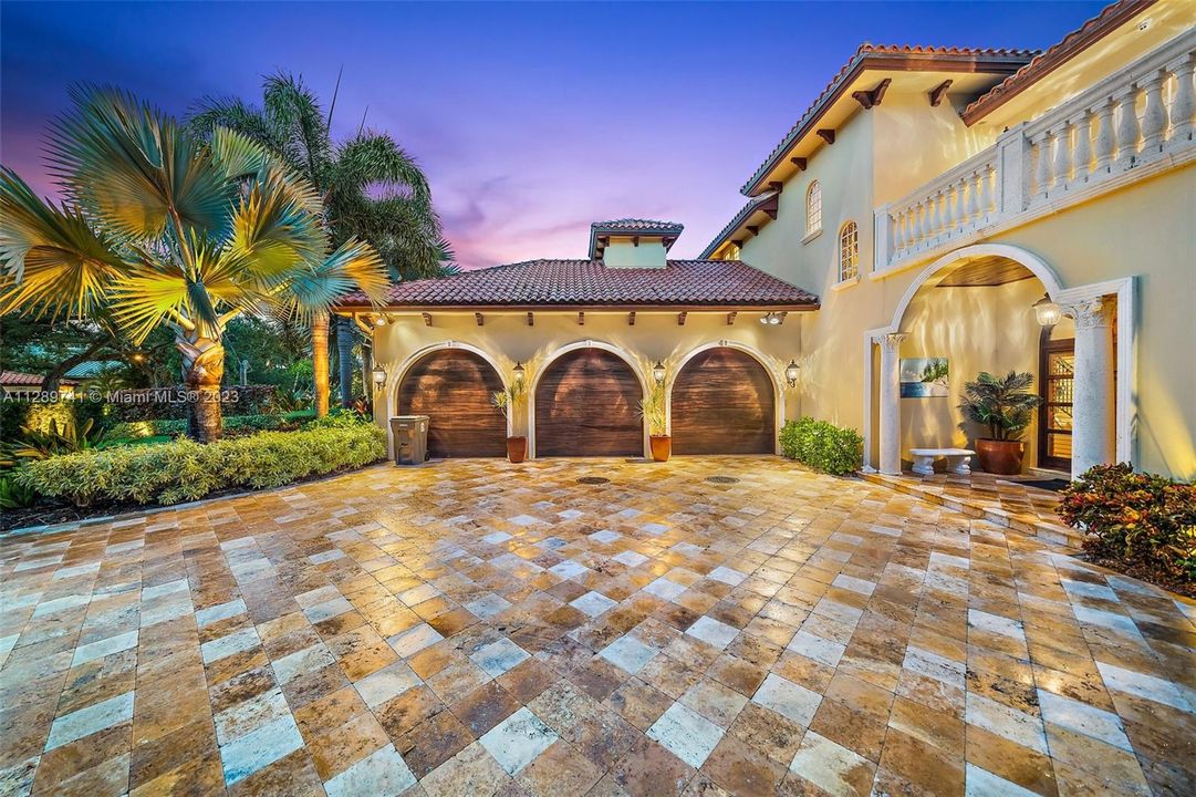 Recently Sold: $6,900,000 (5 beds, 5 baths, 5077 Square Feet)