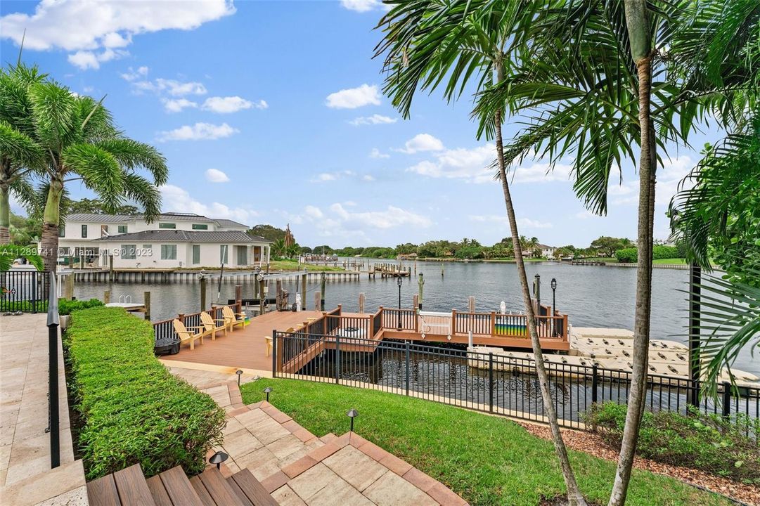 Recently Sold: $6,900,000 (5 beds, 5 baths, 5077 Square Feet)