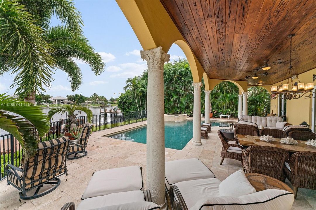 Recently Sold: $6,900,000 (5 beds, 5 baths, 5077 Square Feet)