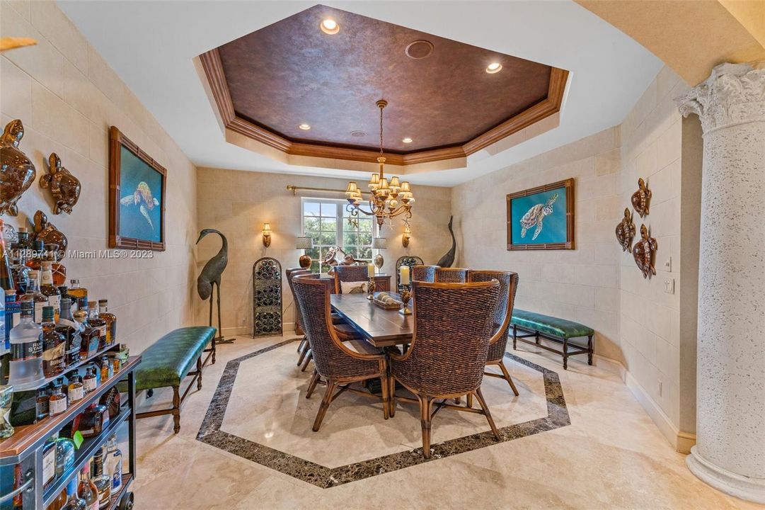 Recently Sold: $6,900,000 (5 beds, 5 baths, 5077 Square Feet)