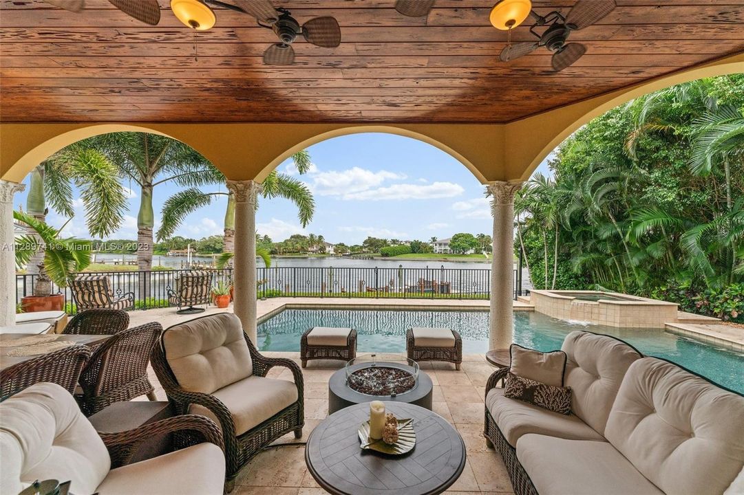 Recently Sold: $6,900,000 (5 beds, 5 baths, 5077 Square Feet)