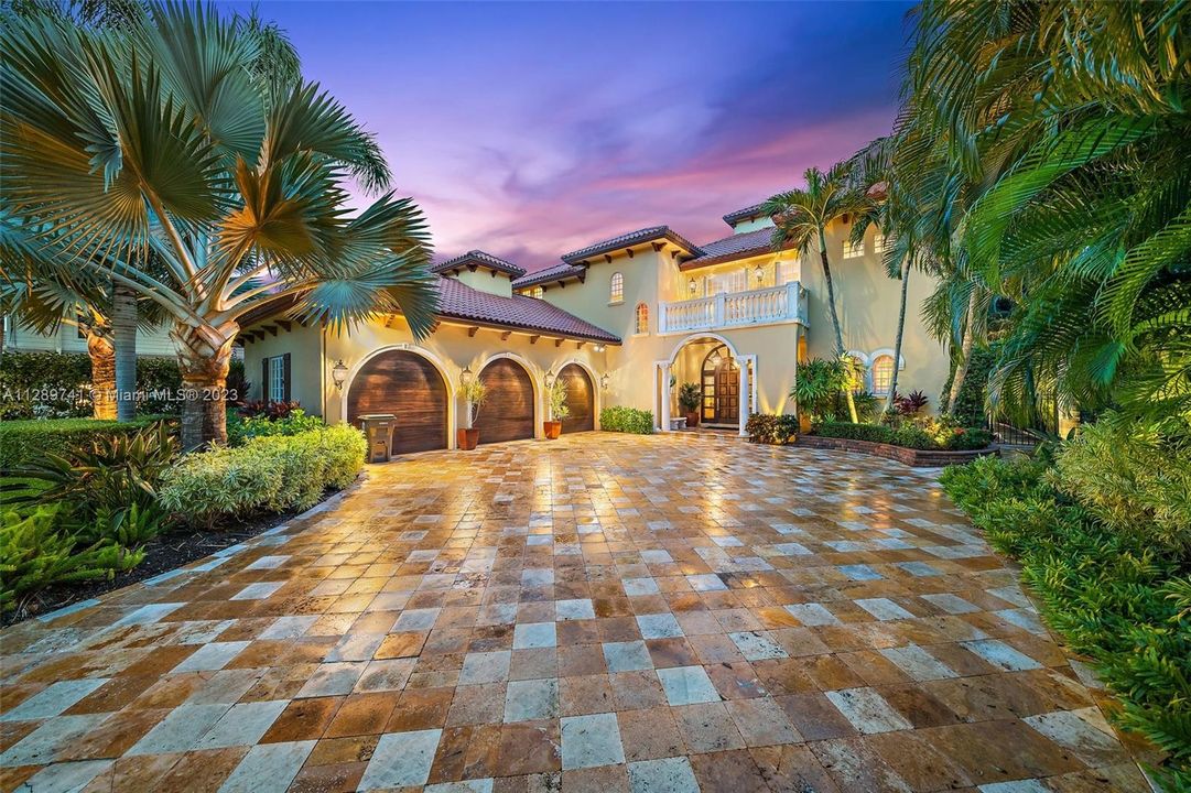 Recently Sold: $6,900,000 (5 beds, 5 baths, 5077 Square Feet)